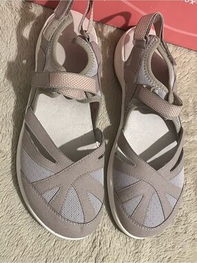 Easy Spirit Esplash Women's Water-Resistant
Sport Sandals